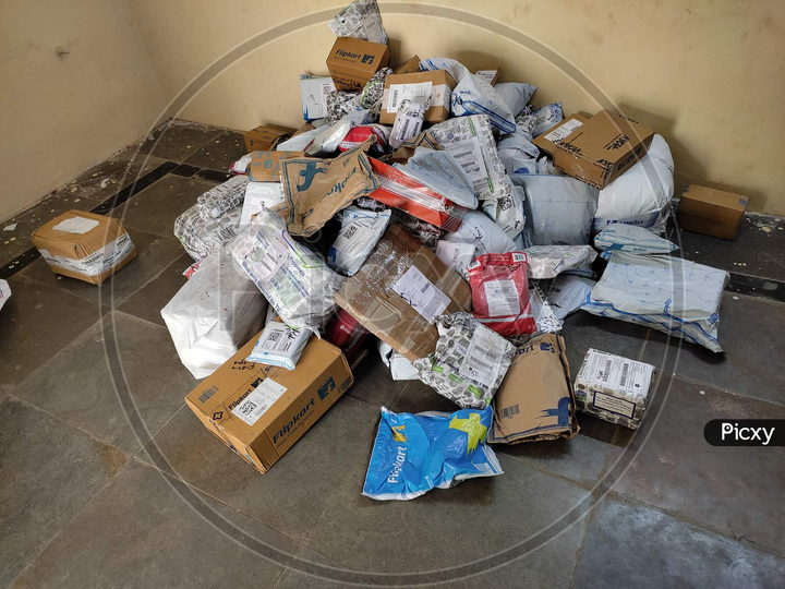 Rethinking Packaging: A Closer Look at 100% Biodegradable Pacakging Filler - Water Hyacinth Pellets